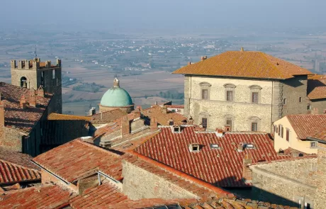 MAEC veduta di piazza signorelli e palazzo casali dall'alto