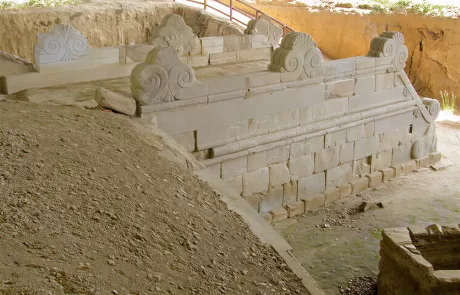 MAEC Area archeologica del Sodo scalinata altare del tumulo secondo