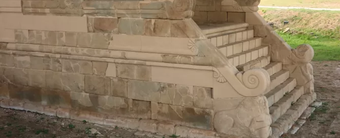 MAEC Area archeologica del Sodo la scalinata altare