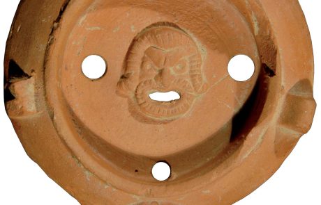 MAEC lucerna con moneta